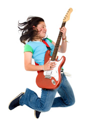 Fille active avec broches et guitare Orthodontistes Lemay